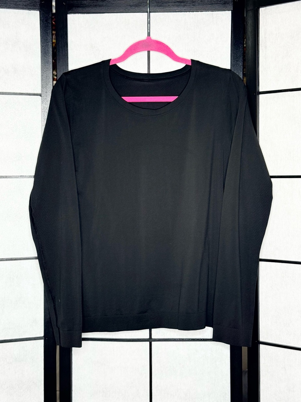 Lululemon Swiftly Tech Long Sleeve Crew Black Black Running Top Approx Size 12